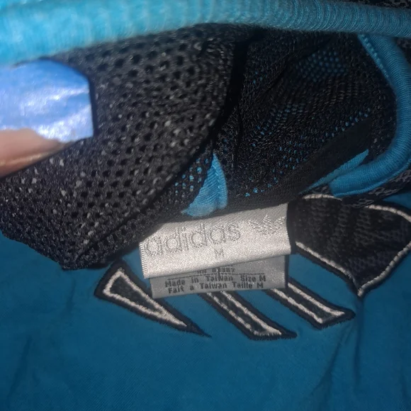 Adidas Short Sleeved Hoodie Sz.M - Picture 9 of 9